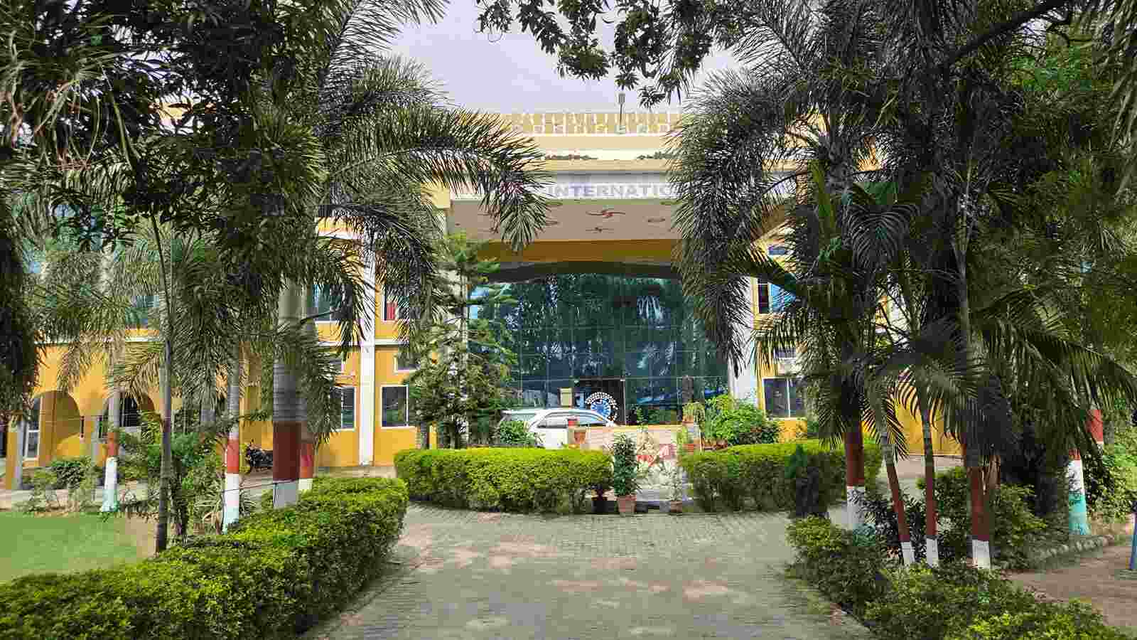Sample healthy-environment image; replace with an actual MRD campus photograph.